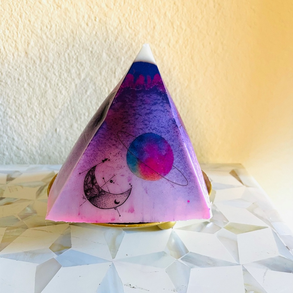 NWT Mountain Moon Blueberry Candle - Picture 2 of 4
